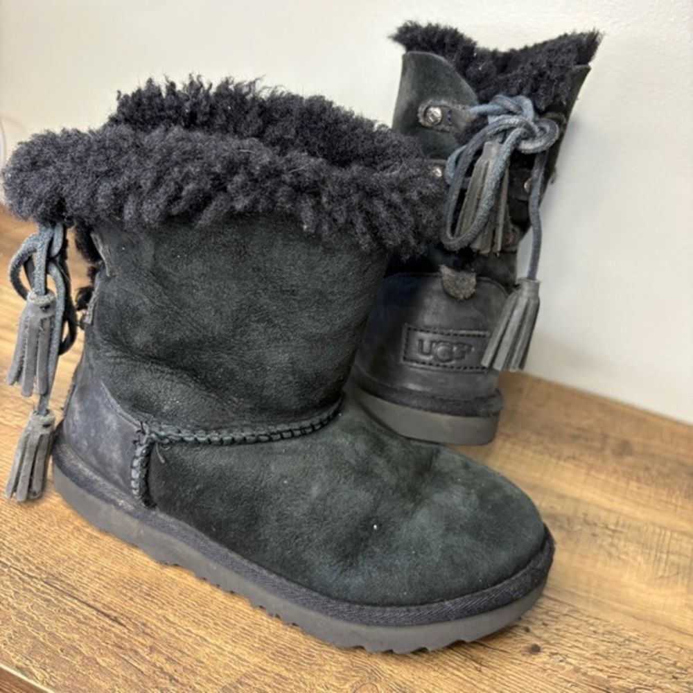 UGG Black Ankle Boots Girls sz 1 preworn